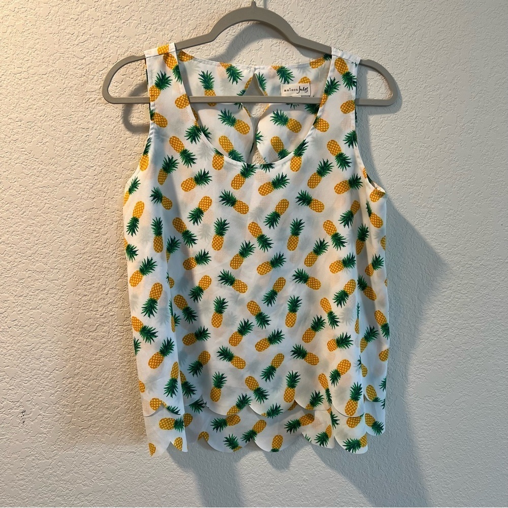 Women’s Maison Jules pineapple printed scalloped trim sleeveless blouse size S